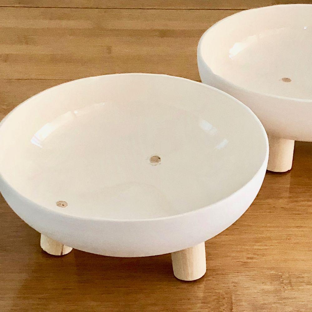 Bowl with wooden legs MODERNN STUDIO