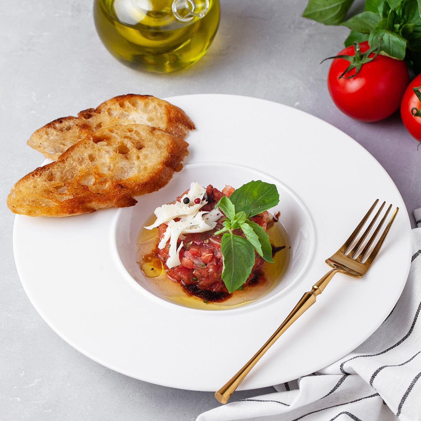 Fine Porcelain Deep Plate MODERNN STUDIO